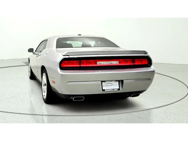 SEMINUEVOS DODGE Challenger a Estados en autogozo