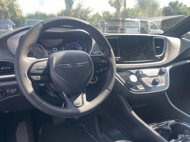 SEMINUEVOS CHRYSLER PACIFICA a Estados en autogozo