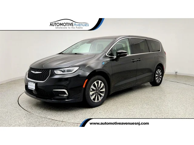 SEMINUEVOS CHRYSLER Pacifica a Estados en autogozo