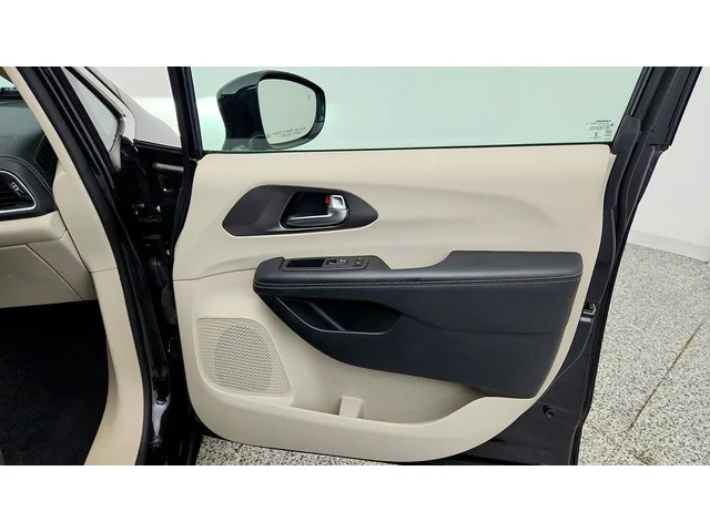 SEMINUEVOS CHRYSLER Pacifica a Estados en autogozo
