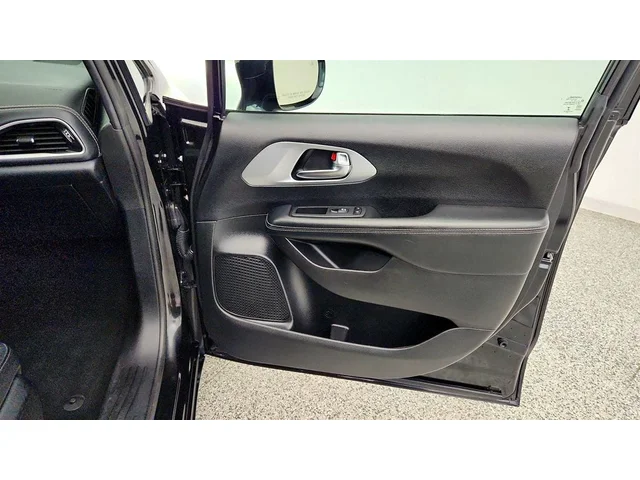 SEMINUEVOS CHRYSLER Pacifica a Estados en autogozo