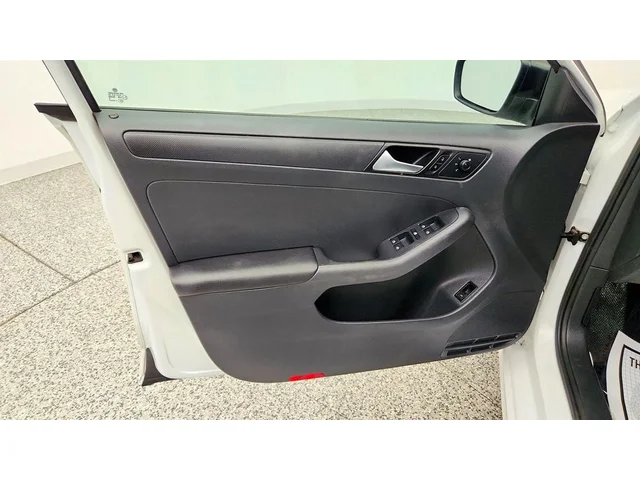 SEMINUEVOS VOLKSWAGEN Jetta Sedan a Estados en autogozo