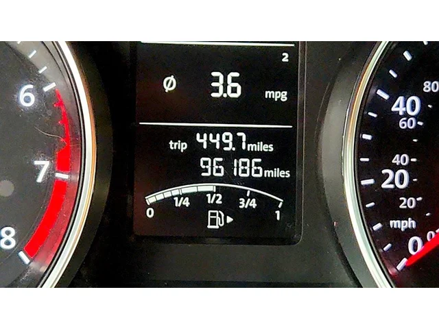 SEMINUEVOS VOLKSWAGEN Jetta Sedan a Estados en autogozo