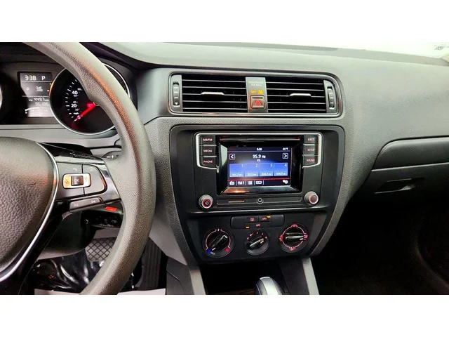 SEMINUEVOS VOLKSWAGEN Jetta Sedan a Estados en autogozo