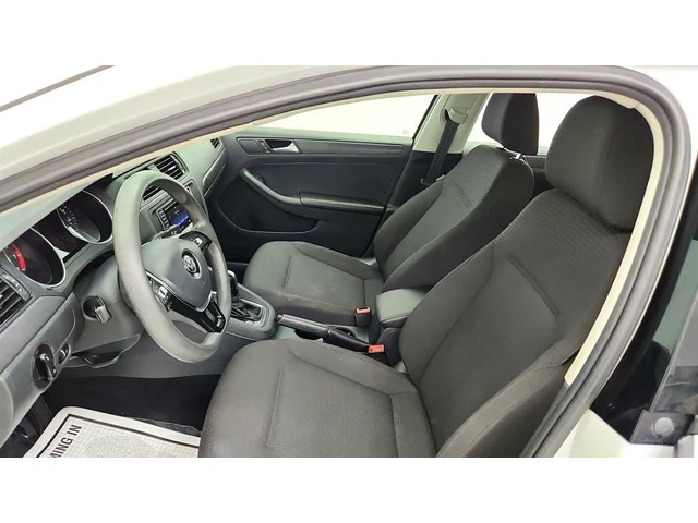SEMINUEVOS VOLKSWAGEN Jetta Sedan a Estados en autogozo