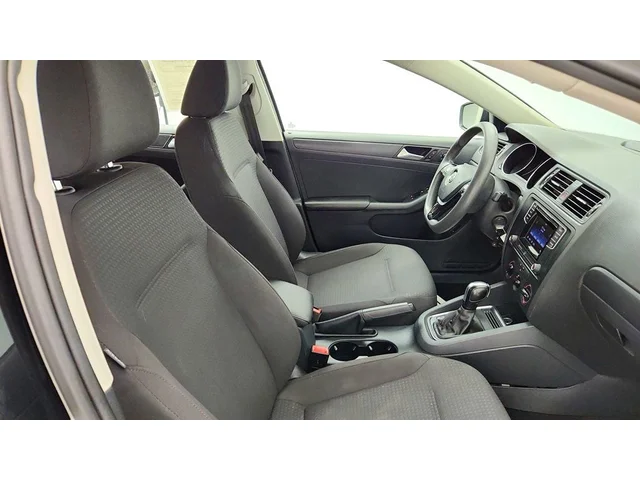 SEMINUEVOS VOLKSWAGEN Jetta Sedan a Estados en autogozo
