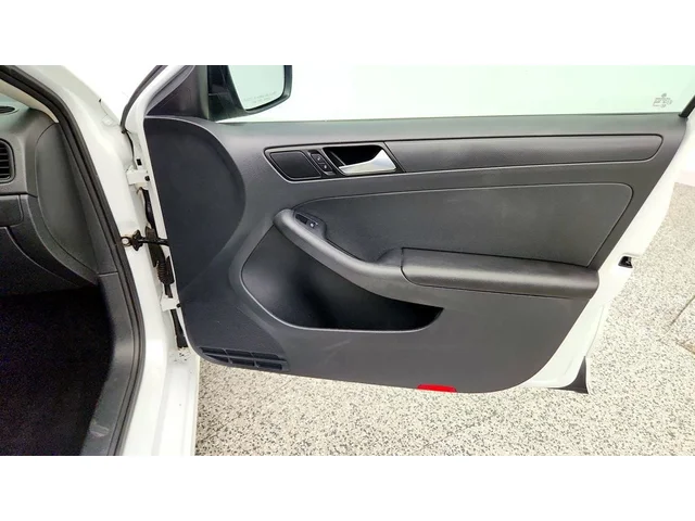 SEMINUEVOS VOLKSWAGEN Jetta Sedan a Estados en autogozo