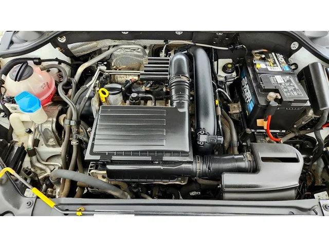 SEMINUEVOS VOLKSWAGEN Jetta Sedan a Estados en autogozo