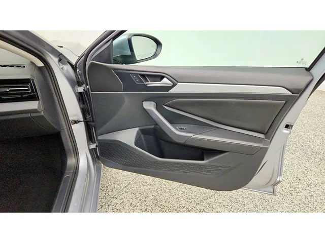 SEMINUEVOS VOLKSWAGEN Jetta a Estados en autogozo