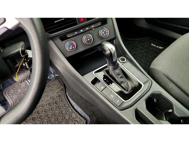 SEMINUEVOS VOLKSWAGEN Jetta a Estados en autogozo
