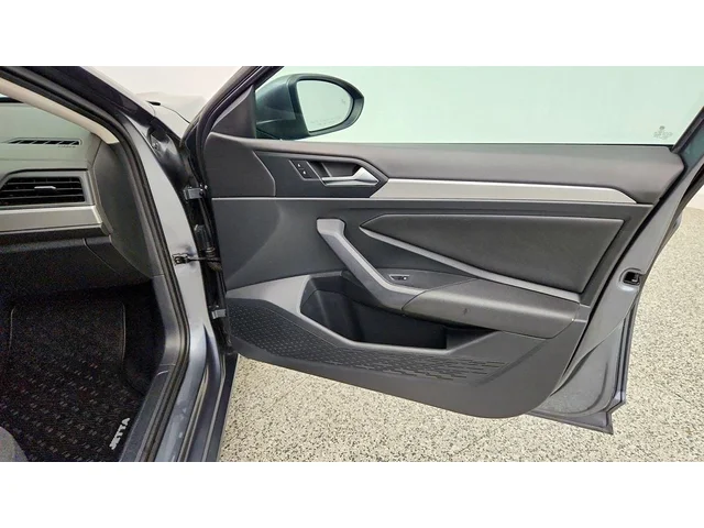 SEMINUEVOS VOLKSWAGEN Jetta a Estados en autogozo