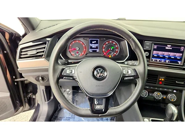 SEMINUEVOS VOLKSWAGEN Jetta a Estados en autogozo