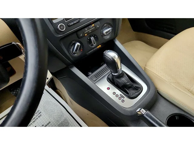 SEMINUEVOS VOLKSWAGEN Jetta Sedan a Estados en autogozo