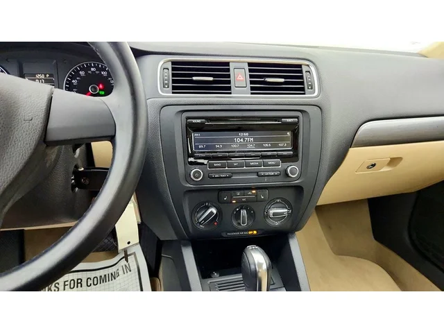 SEMINUEVOS VOLKSWAGEN Jetta Sedan a Estados en autogozo
