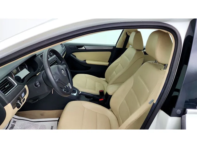 SEMINUEVOS VOLKSWAGEN Jetta Sedan a Estados en autogozo