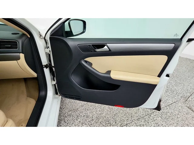 SEMINUEVOS VOLKSWAGEN Jetta Sedan a Estados en autogozo