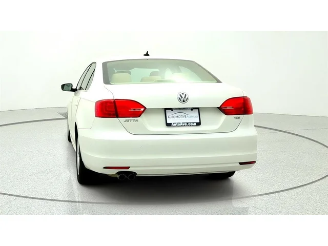 SEMINUEVOS VOLKSWAGEN Jetta Sedan a Estados en autogozo