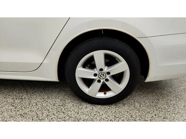 SEMINUEVOS VOLKSWAGEN Jetta Sedan a Estados en autogozo