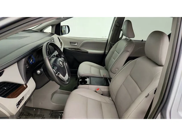 SEMINUEVOS TOYOTA Sienna a Estados en autogozo