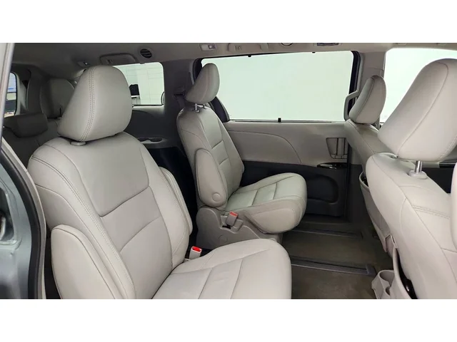 SEMINUEVOS TOYOTA Sienna a Estados en autogozo