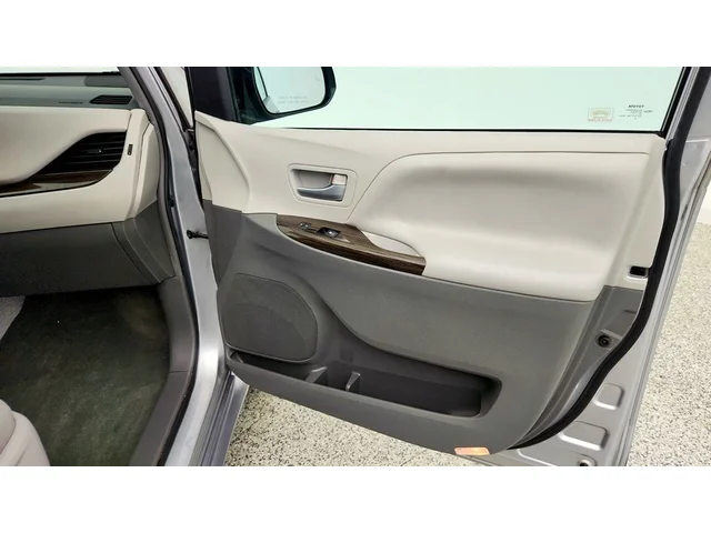 SEMINUEVOS TOYOTA Sienna a Estados en autogozo
