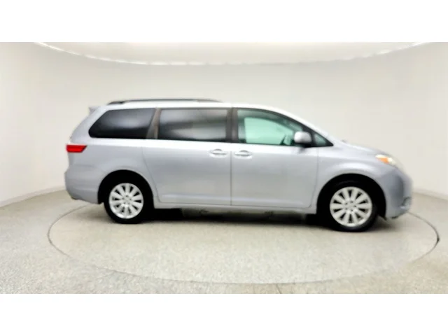 SEMINUEVOS TOYOTA Sienna a Estados en autogozo