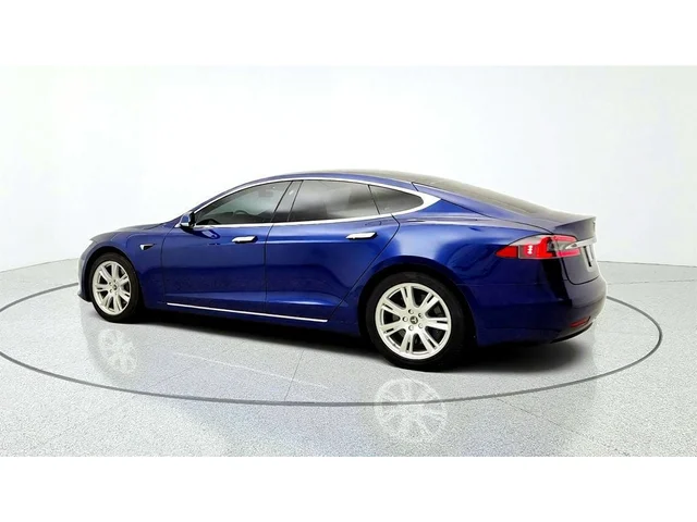 SEMINUEVOS TESLA Model S a Estados en autogozo
