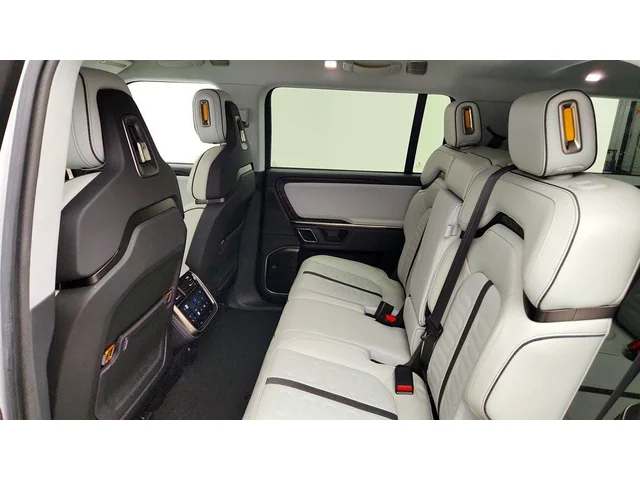 SEMINUEVOS RIVIAN R1S a Estados en autogozo