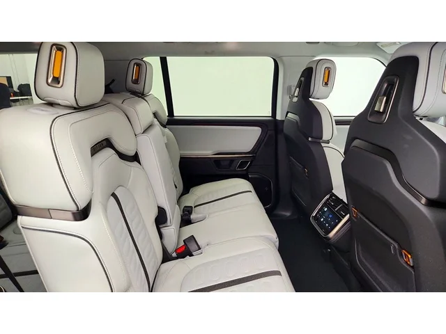 SEMINUEVOS RIVIAN R1S a Estados en autogozo