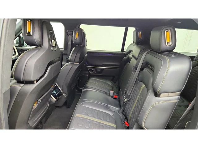 SEMINUEVOS RIVIAN R1S a Estados en autogozo