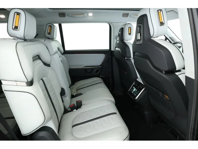 SEMINUEVOS RIVIAN R1S a Estados en autogozo