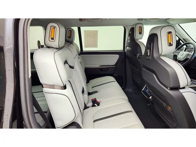 SEMINUEVOS RIVIAN R1S a Estados en autogozo