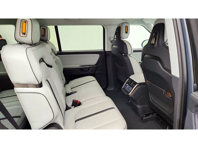 SEMINUEVOS RIVIAN R1S a Estados en autogozo