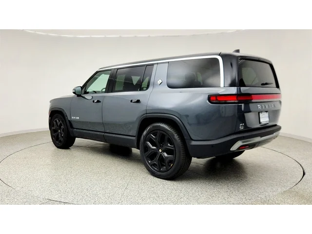SEMINUEVOS RIVIAN R1S a Estados en autogozo