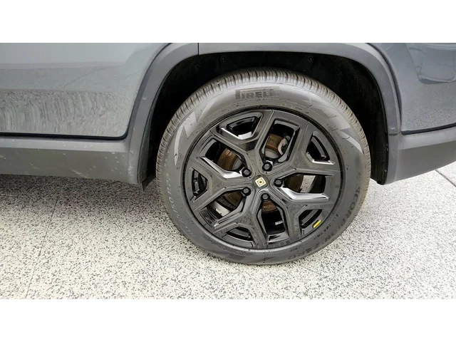 SEMINUEVOS RIVIAN R1S a Estados en autogozo