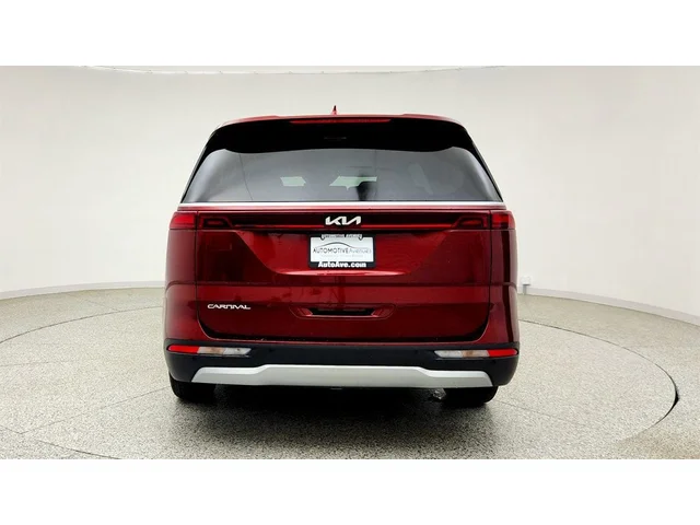 SEMINUEVOS KIA Carnival a Estados en autogozo
