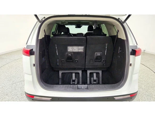 SEMINUEVOS KIA Carnival a Estados en autogozo