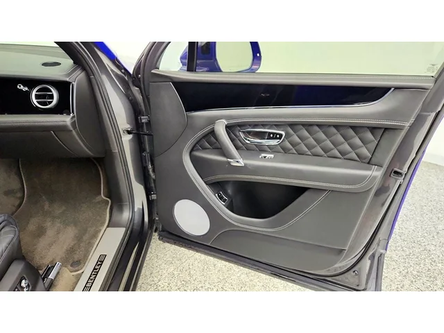 SEMINUEVOS BENTLEY Bentayga a Estados en autogozo