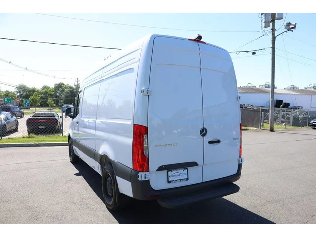 SEMINUEVOS MERCEDES-BENZ Sprinter Cargo Van a Estados en autogozo