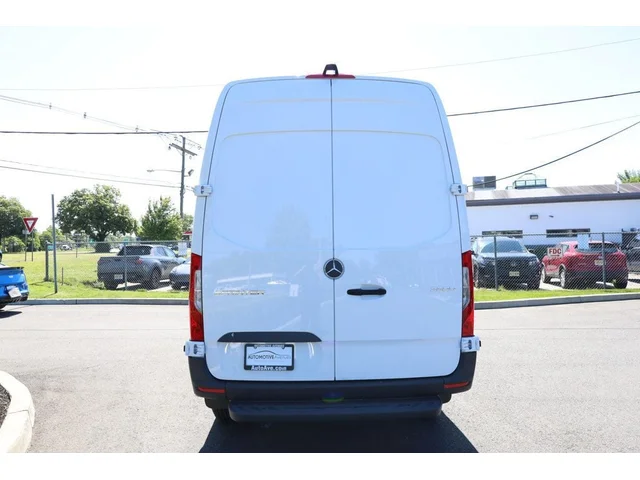 SEMINUEVOS MERCEDES-BENZ Sprinter Cargo Van a Estados en autogozo