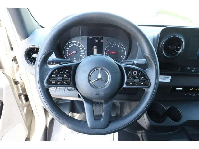 SEMINUEVOS MERCEDES-BENZ Sprinter Cargo Van a Estados en autogozo