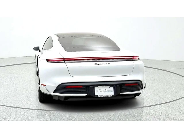 SEMINUEVOS PORSCHE Taycan a Estados en autogozo