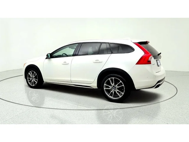SEMINUEVOS VOLVO V60 Cross Country a Estados en autogozo
