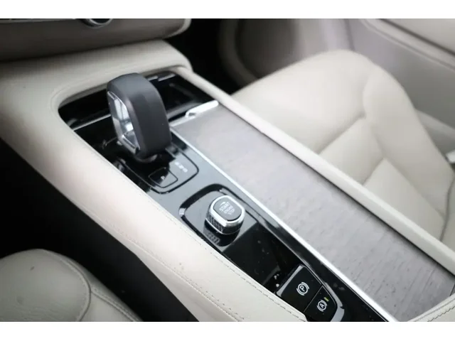 SEMINUEVOS VOLVO XC90 Recharge Plug-In Hybrid a Estados en autogozo