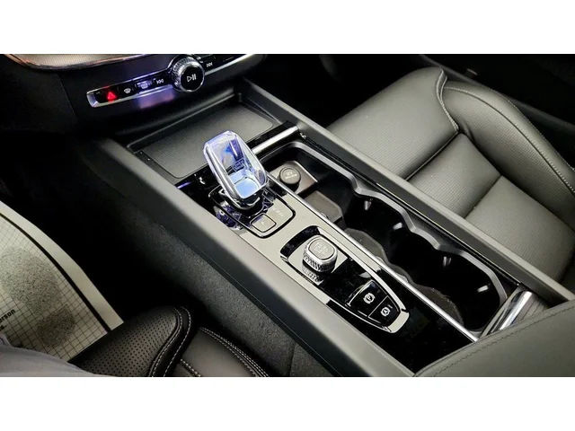 SEMINUEVOS VOLVO XC60 Plug-In Hybrid a Estados en autogozo