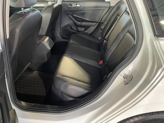 SEMINUEVOS VOLKSWAGEN Jetta a Estados en autogozo