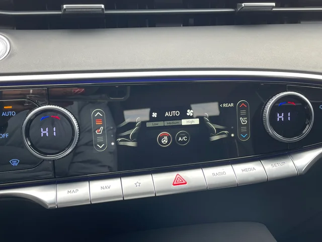 Nuevos GENESIS GV70 à Estados chez autogozo