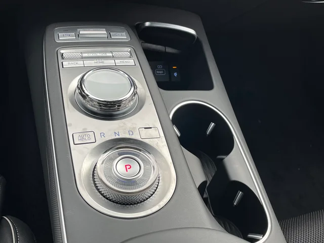 Nuevos GENESIS GV70 à Estados chez autogozo