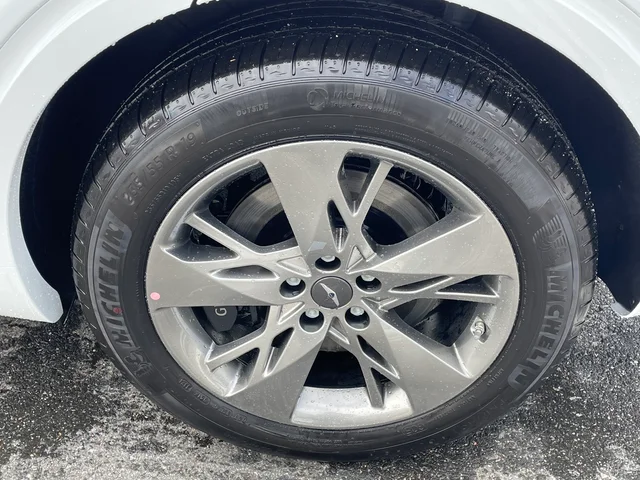 Nuevos GENESIS GV70 à Estados chez autogozo