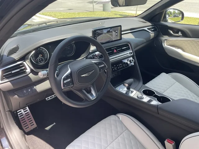 Nuevos GENESIS G70 à Estados chez autogozo